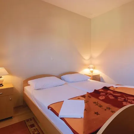 Julija Klovica V Appartement
