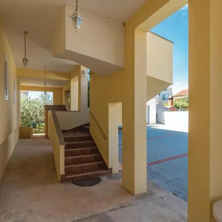 Apartment Julija Klovica V Zadar