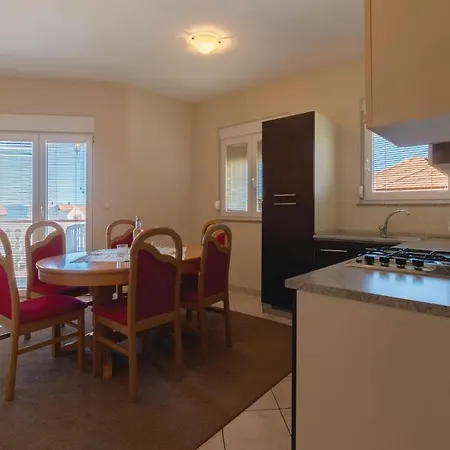 Apartment Julija Klovica V Zadar